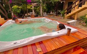 7 - Apartamento com jacuzzi para até 05 pessoas em Bombas